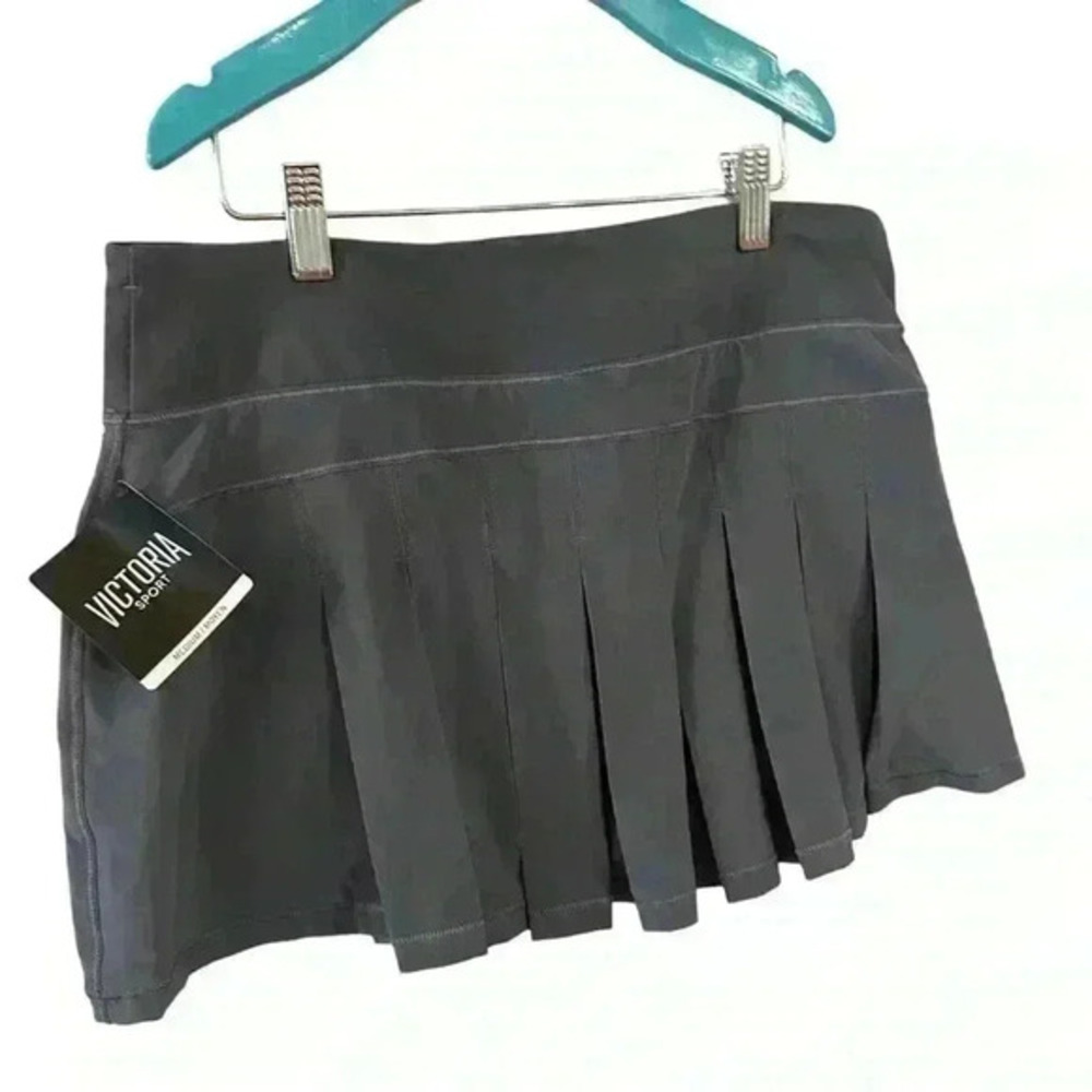 Victoria Secret Sport- Grey Skort Size Medium NWT
